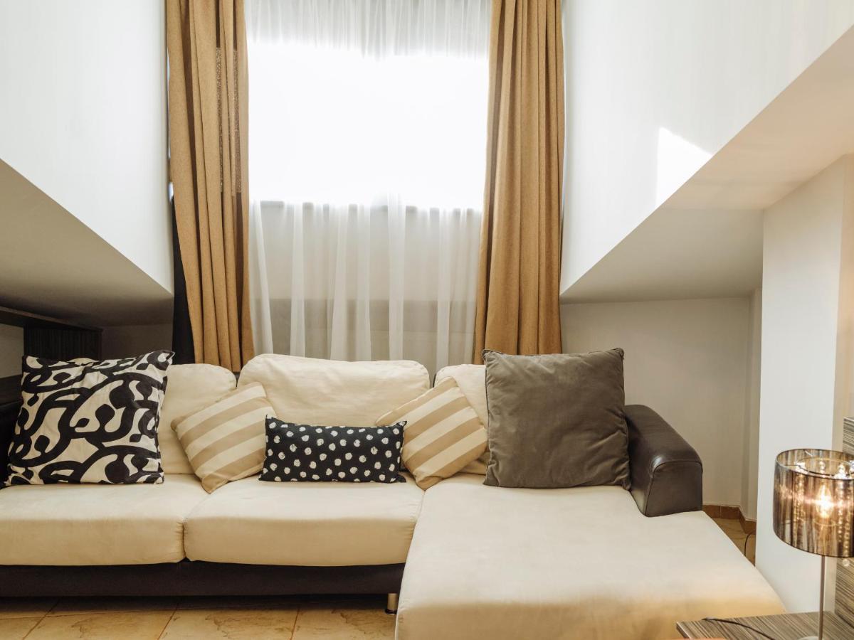 Amazing City View Residences - Penthouse & Apartment บูคาเรสต์ ภายนอก รูปภาพ