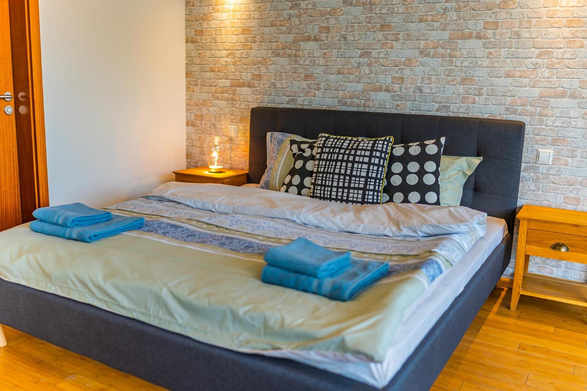 Amazing City View Residences - Penthouse & Apartment บูคาเรสต์ ภายนอก รูปภาพ